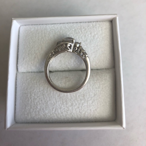Sterling Silver and White Sapphire Ring size 7 - Picture 3 of 6